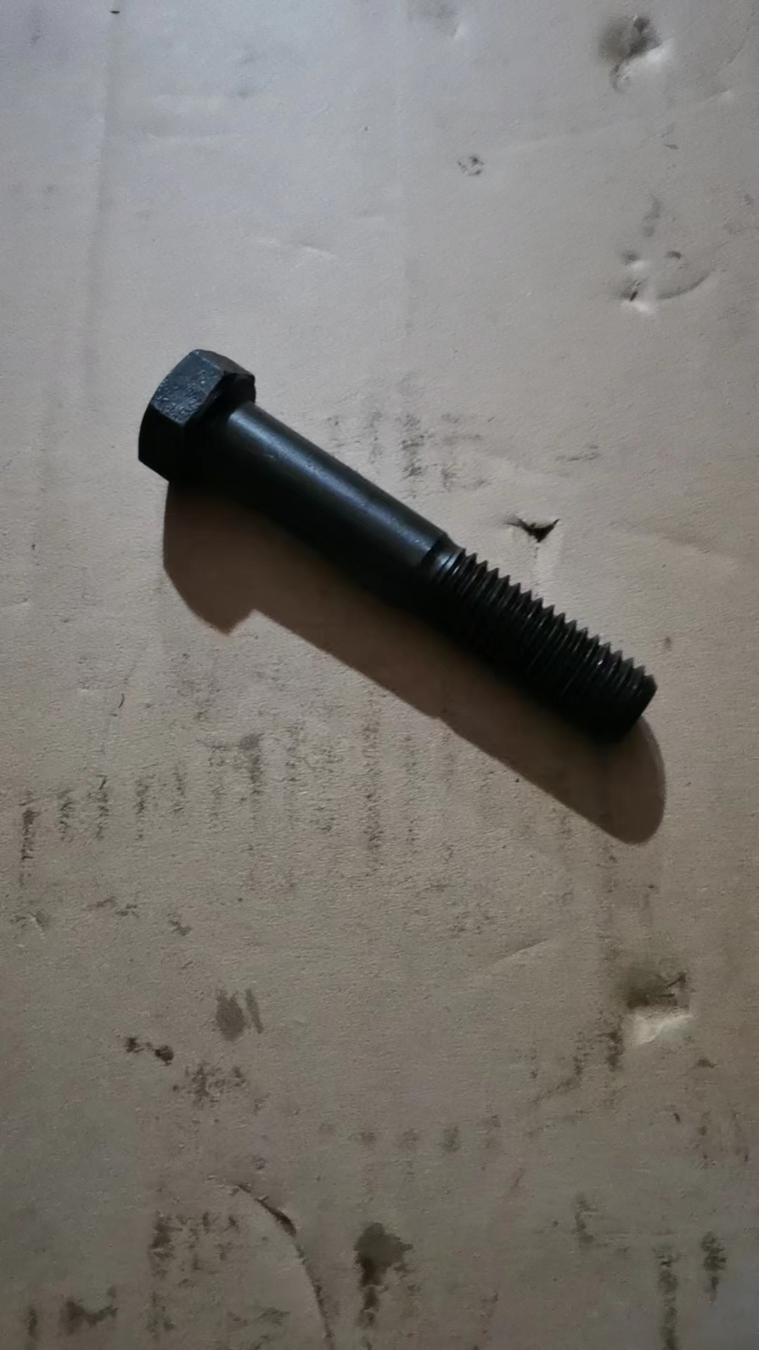 137980 SCREW,HEXAGON HEAD CAP KTA19