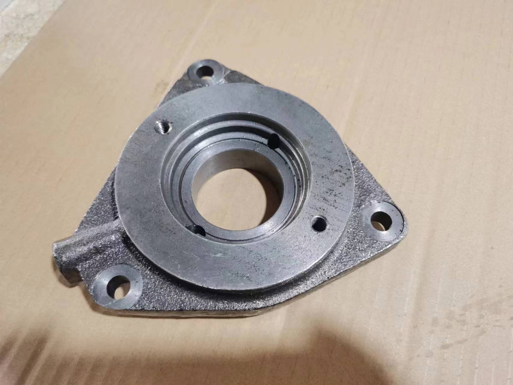 206155 SUPPORT,HYDRAULIC PUMP KTA38