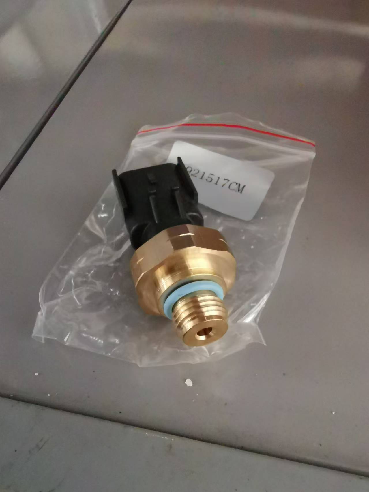4921517 SENSOR,PRESSURE ,QSN,CUMMINS PARTS
