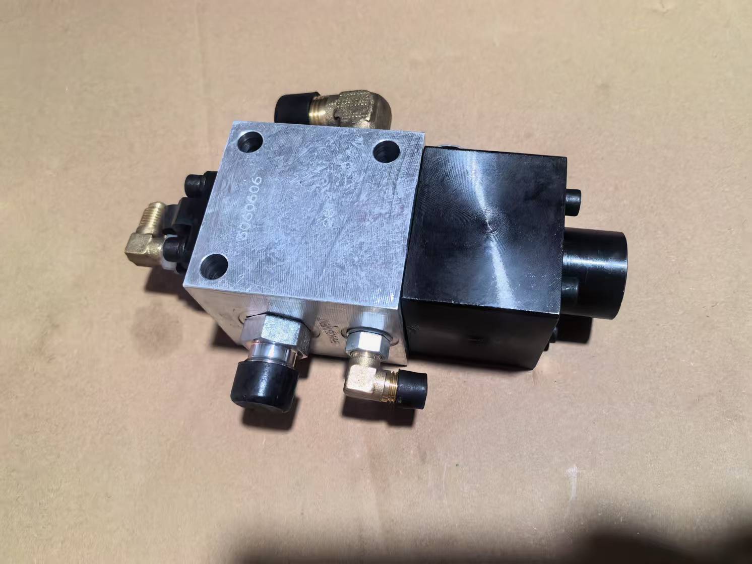 cummins 3076339 VALVE,OIL CONTROL and relative parts